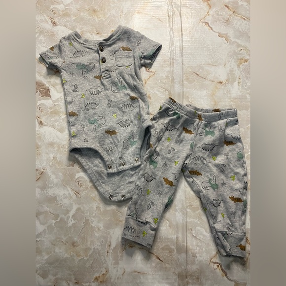 Carters 6m Outfit Bundle - Picture 3 of 3